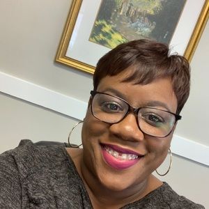 Meet your Posher, Denise